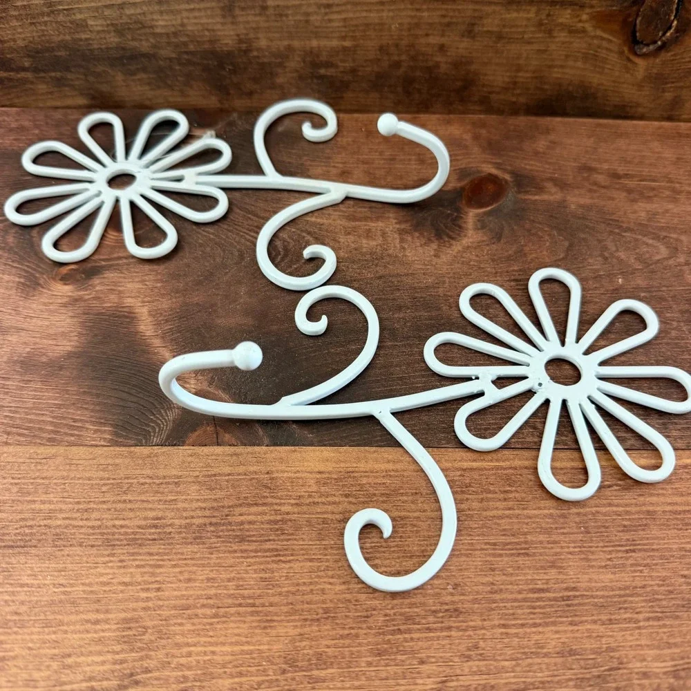 Set of 2 White Boho Metal Flower Wall Hooks Daisy Vine Scroll Whimsical Decor
